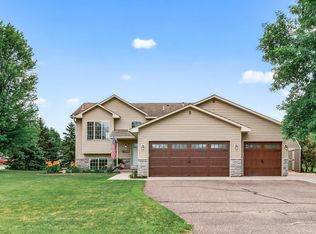 955 Joes Lake Rd SE, Cambridge, MN 55008