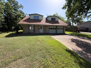 501 S Holmes St, La Porte, TX 77571