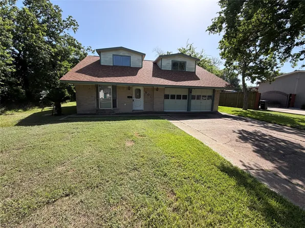 501 S Holmes St, La Porte, TX 77571