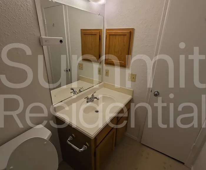 1607 Parkwood Dr — Photo 17
