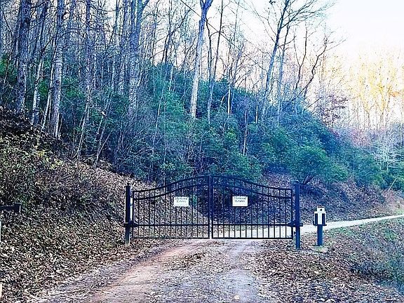 3rd image of 1441 Valley View Heights Ln Lot 3