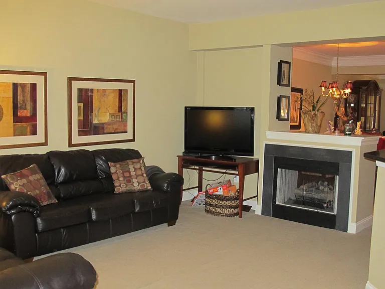 Chevy Chase St — Photo 7