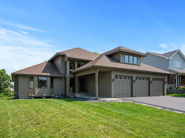 7302 Taylor Dr, Savage, MN 55378