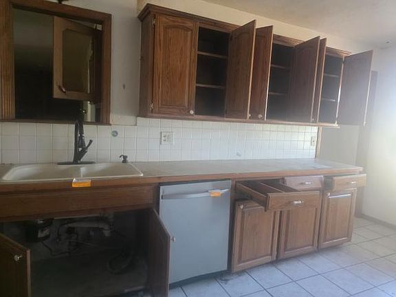3rd image of 229 Randall Dr