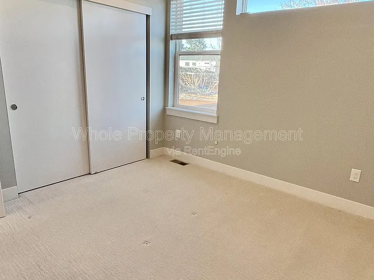 1547 Utica St — Photo 26