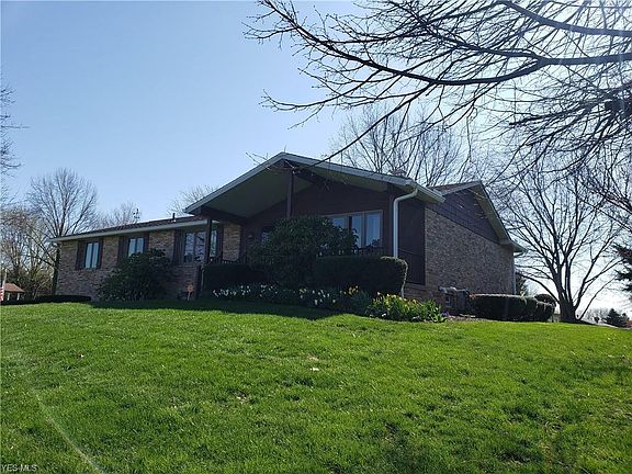 3rd image of 5341 Tanglewood Ave NE