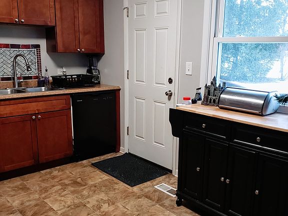 3rd image of 7972 Asbury Cir N