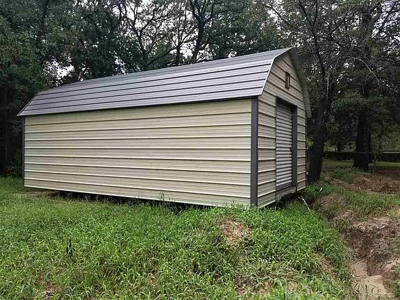 4th image of 22583 Walnut Ln