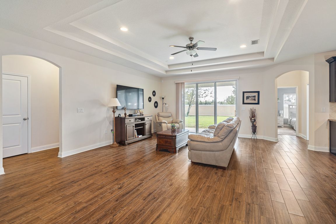 next background image