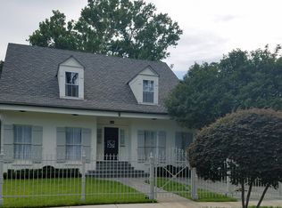 6060 Chestnut St, New Orleans, LA 70118