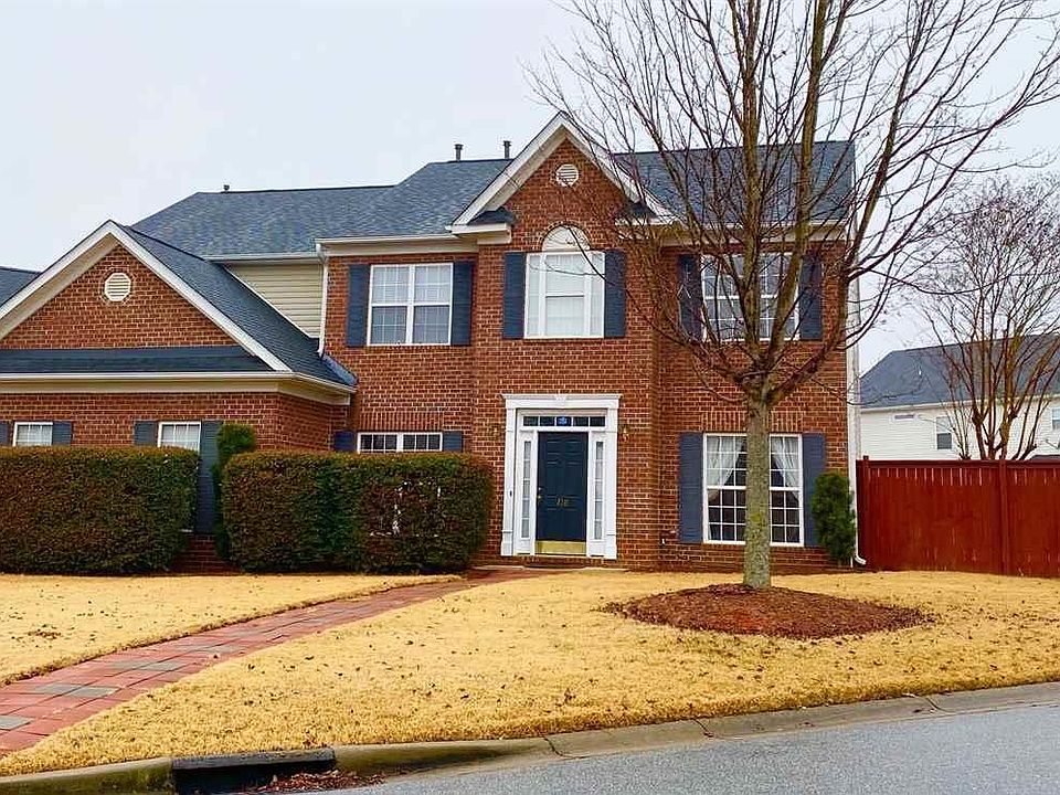 1st image of 100 Lismore Park Dr
