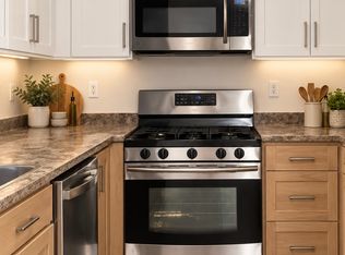 28 Vinton St #2, Providence, RI 02909