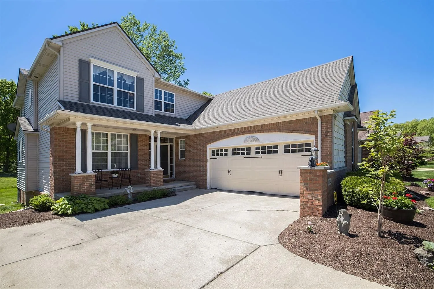 9832 Tioga Trl photo 1