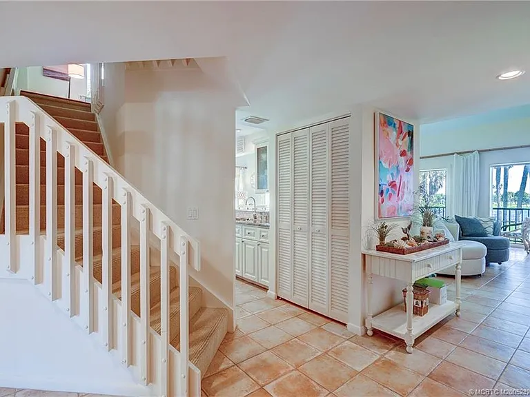 233 NE Edgewater Dr #201 — Photo 39