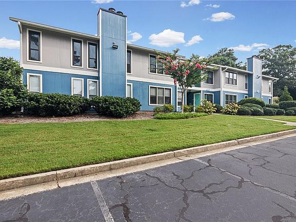 2nd image of 1484 Branch Dr