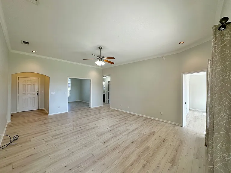 3705 Foxglove Ln — Photo 5