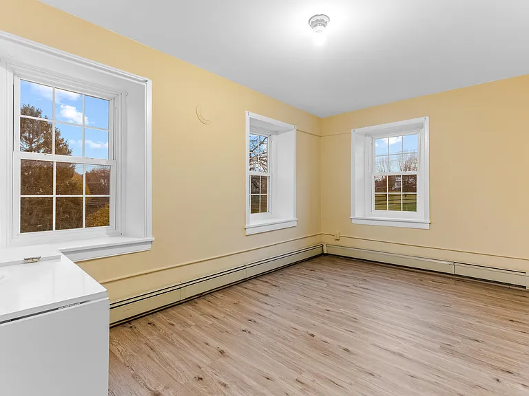 18429 Middletown Rd — Photo 14