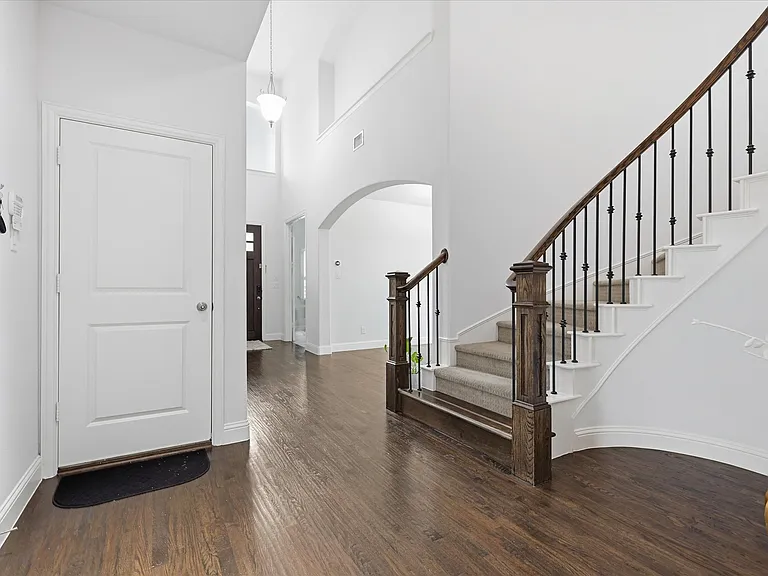 5000 Cyndur Dr — Photo 5