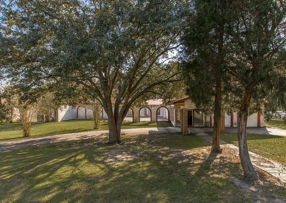 1st image of 38557 Arrowhead Dr