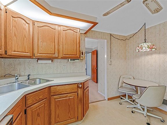 4th image of 5142 Colewood Dr
