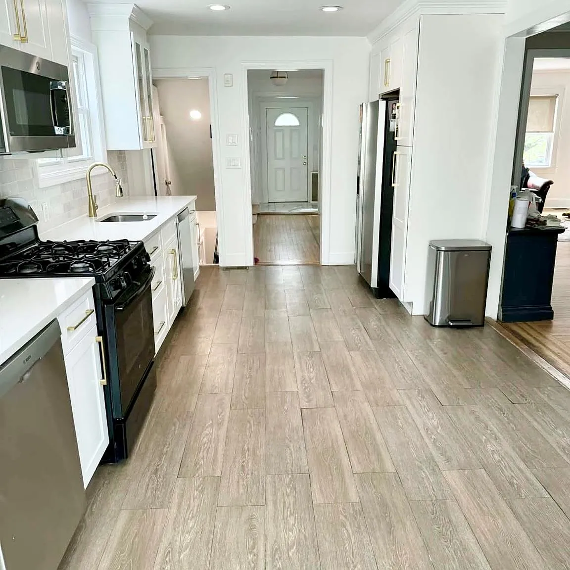 4 bed, 3.5 bath, 2046 sqft, $8,000 — Photo 4