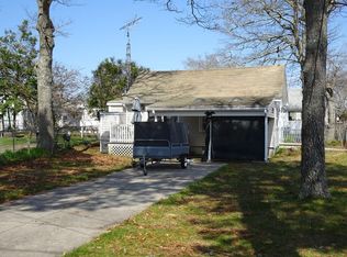 13 Union Ave, Wareham, MA 02571