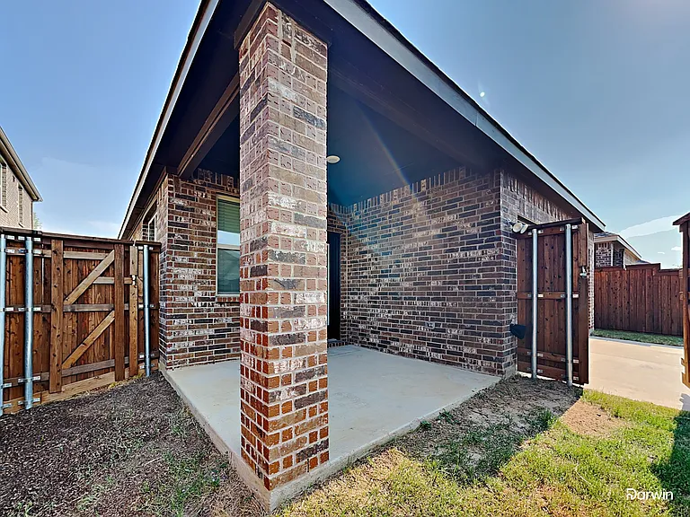 2337 Larimar Dr — Photo 15
