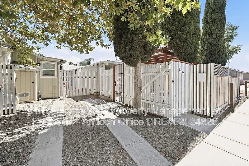 1 bed, 1.0 bath, 600 sqft, $1,695 — Photo 1