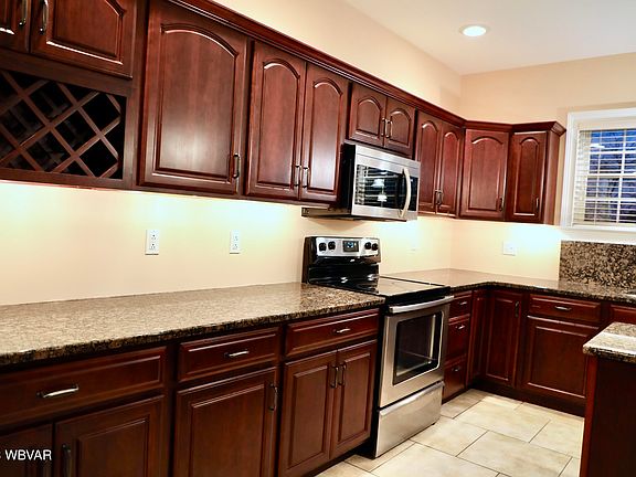 5th image of 173 Alexis Dr