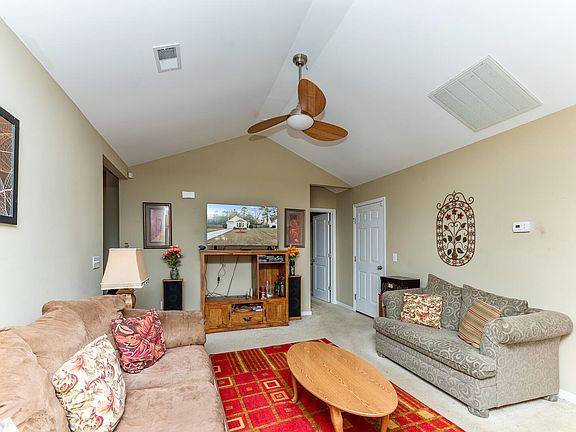 3rd image of 125 Farm Quarters Dr