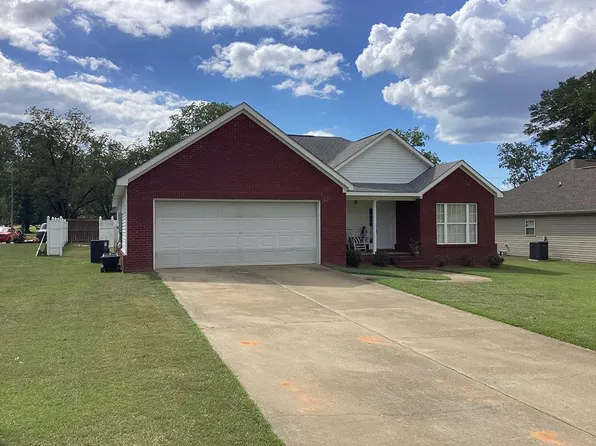 52 Pecan Grv, Luverne, AL 36049