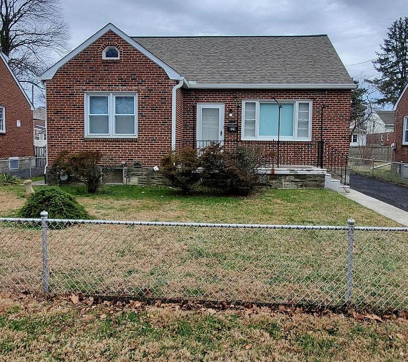 1st image of 819 NW Longstreth Ave
