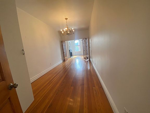 5th image of 568 Manhattan Ave APT 3R
