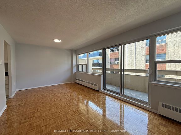 2nd image of 1191 Ellesmere Rd #204