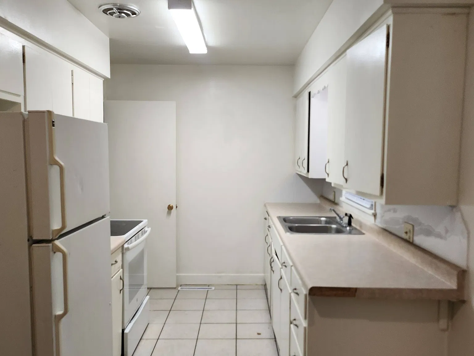 3 bed, 1072 sqft, $1,700 — Photo 4