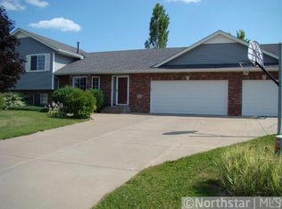 604 Holly Cir SW, Saint Michael, MN 55376