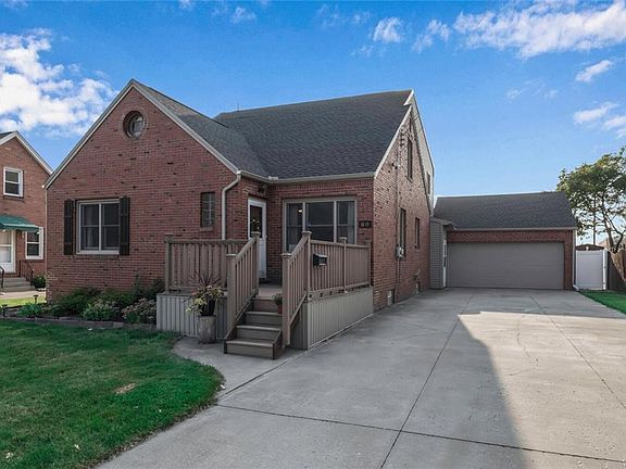 2nd image of 80 Southwood Dr
