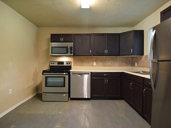 4th image of 308 N 6th St