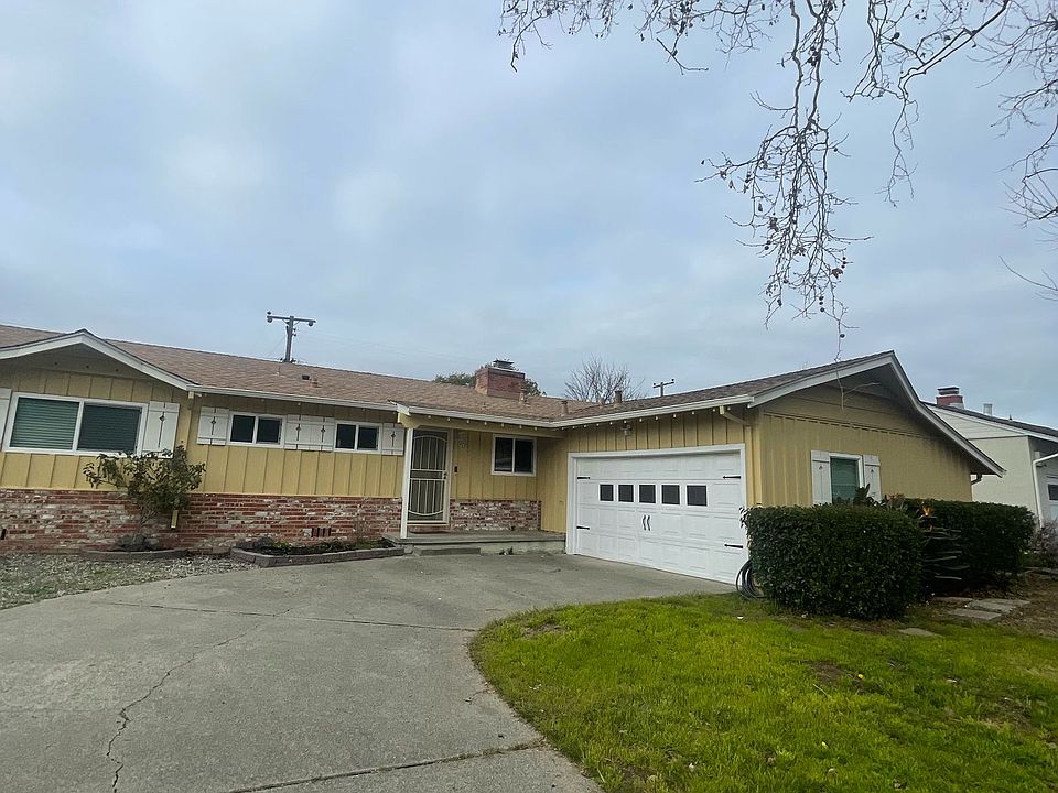 1st image of 108 Saunders Dr