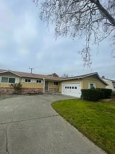 108 Saunders Dr Photo 1