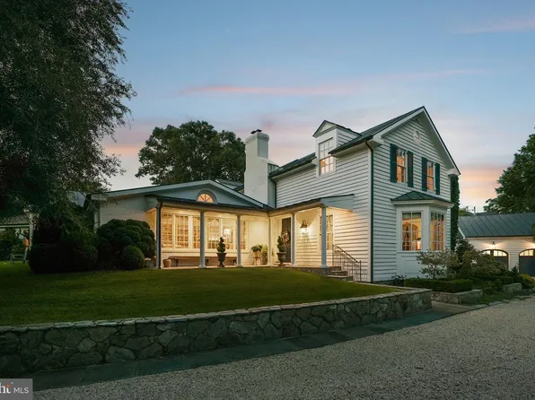 320 1/2 Mansion Dr, Alexandria, VA 22302