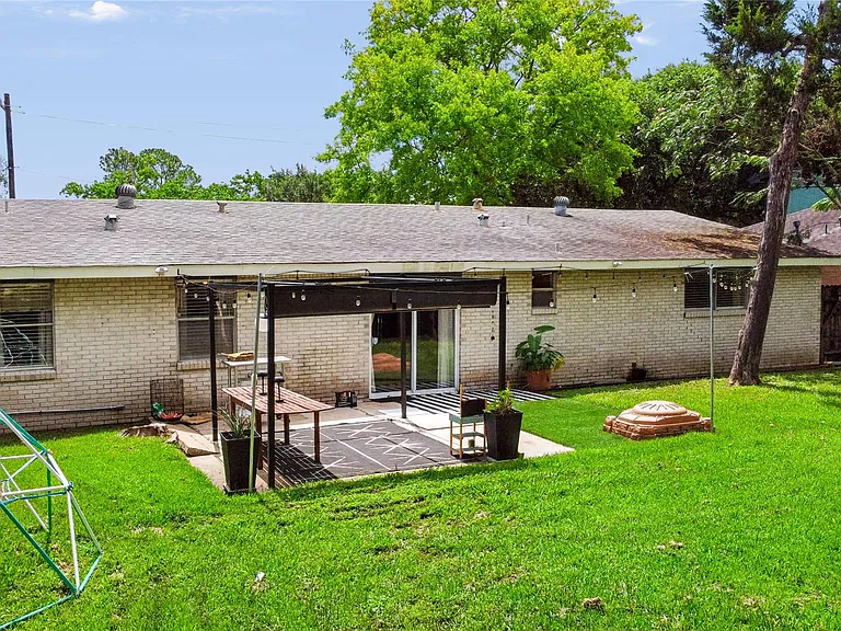 11930 Ashcroft Dr — Photo 41