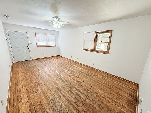 4th image of 409 N Coleman St