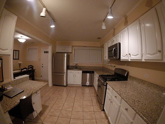 4th image of 1011 E Villa Dr