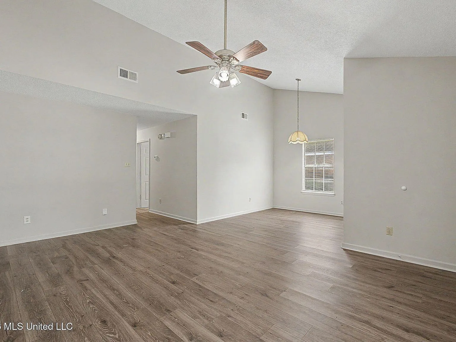 3 bed, 1150 sqft, $1,500 — Photo 3