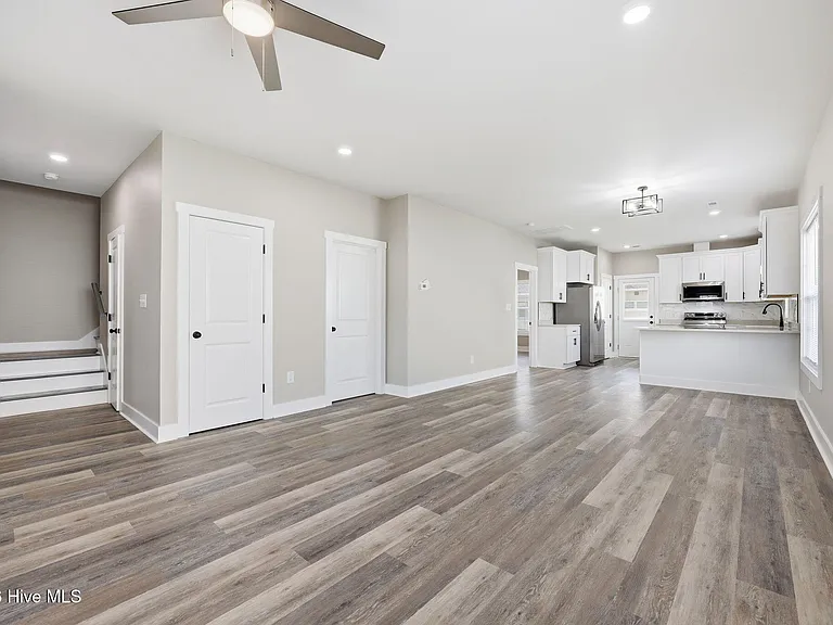 649 Abigail Taylor Dr #B — Photo 4