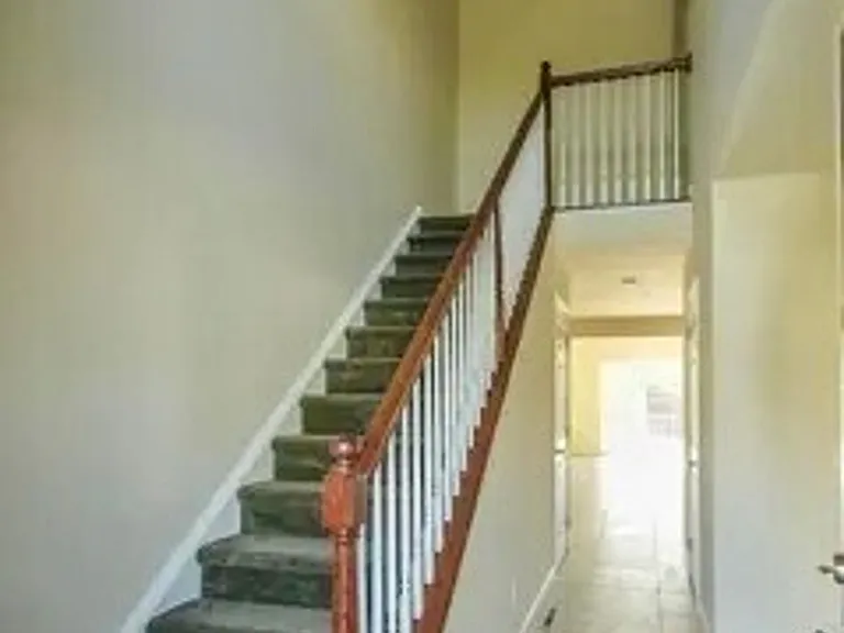 1230 Beaumont Ave — Photo 5