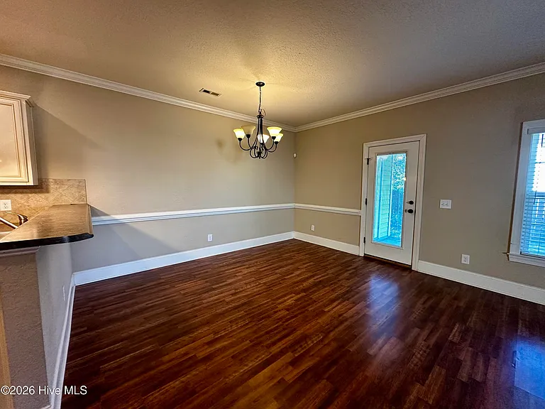 1855 Cambria Dr #B — Photo 8