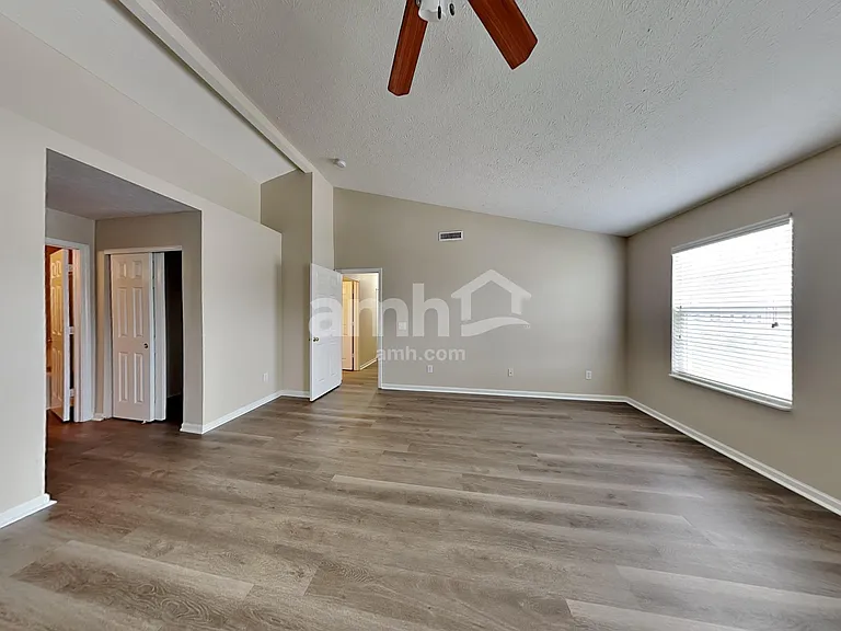 10825 Spring Green Dr — Photo 9