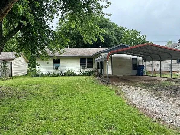 508 N 8th St, Noble, OK 73068